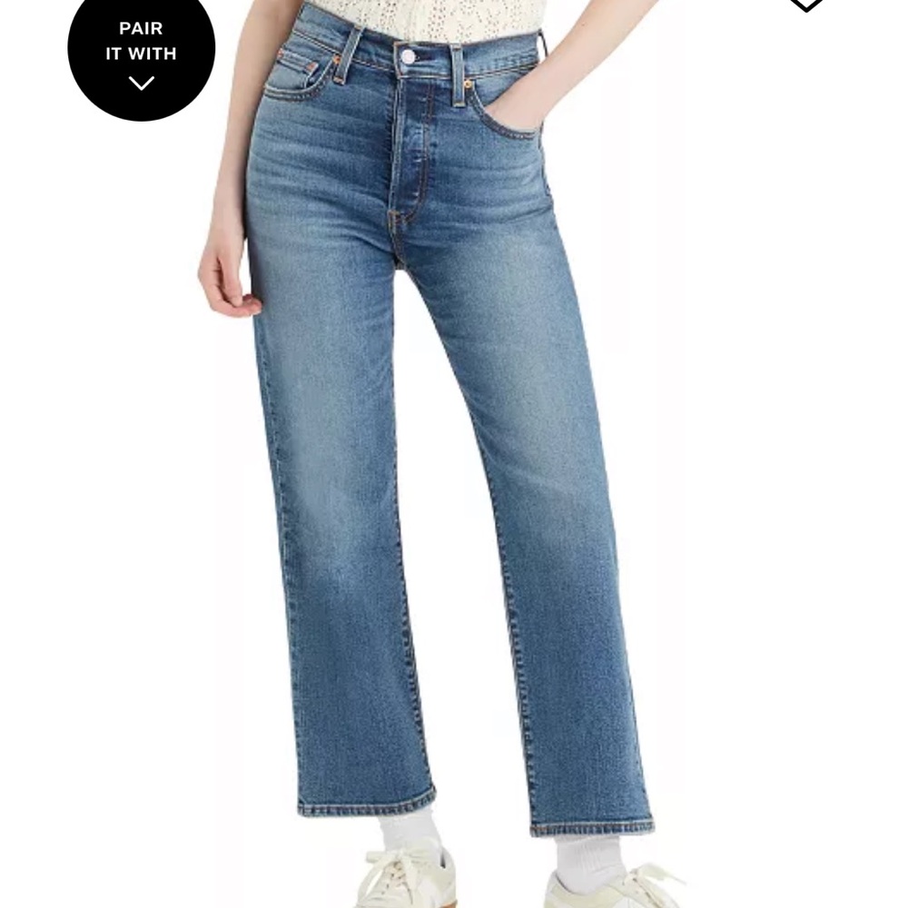 Levi's Women's Straight-Leg Jeans in Medium Blue Wash